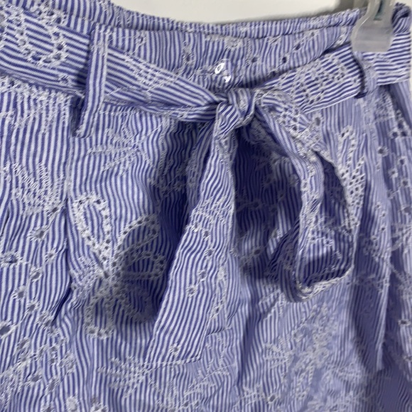 Vineyard Vines Eyelet Lace Shorts - Picture 4 of 6